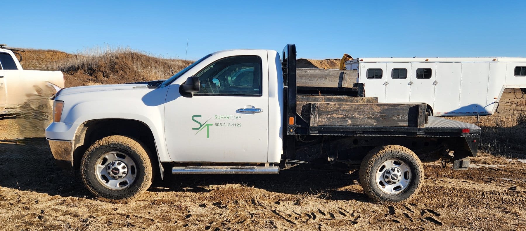 2013 GMC 2500HD Equipment Image0