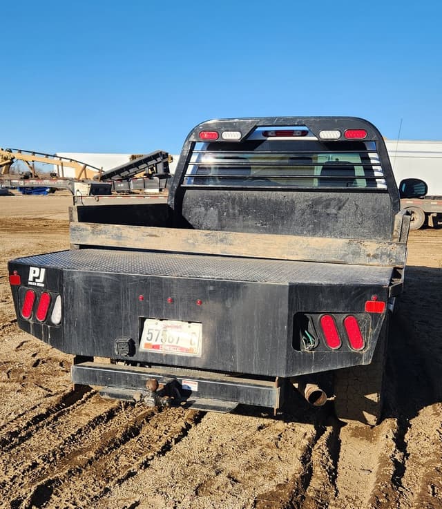 Image of GMC 2500HD equipment image 3