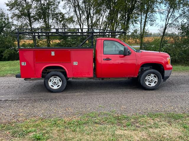 Image of GMC Sierra equipment image 3