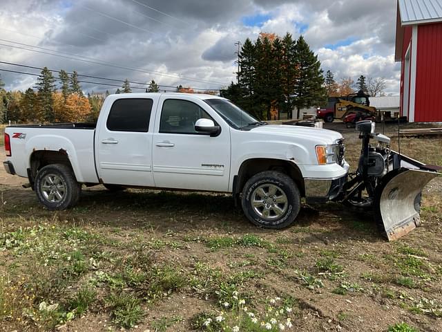 Image of GMC Sierra equipment image 3