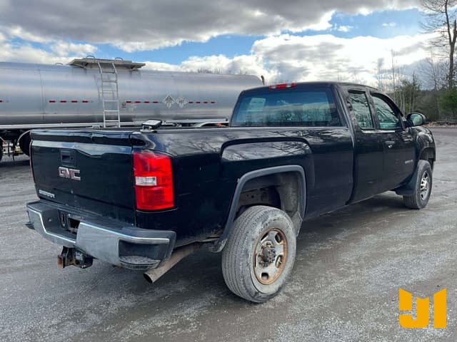 Image of GMC 2500HD equipment image 4