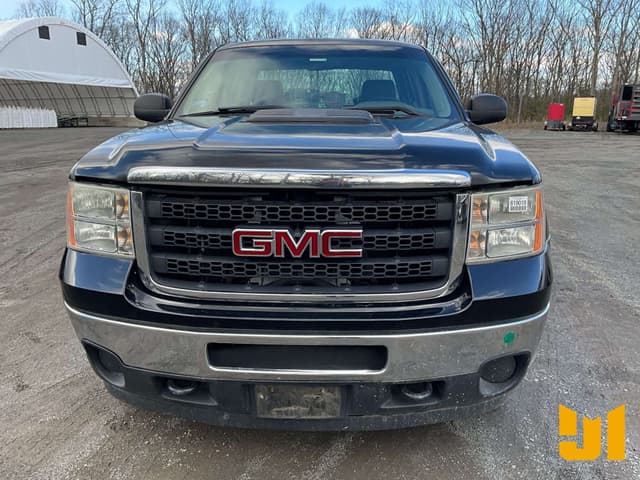 Image of GMC 2500HD equipment image 1