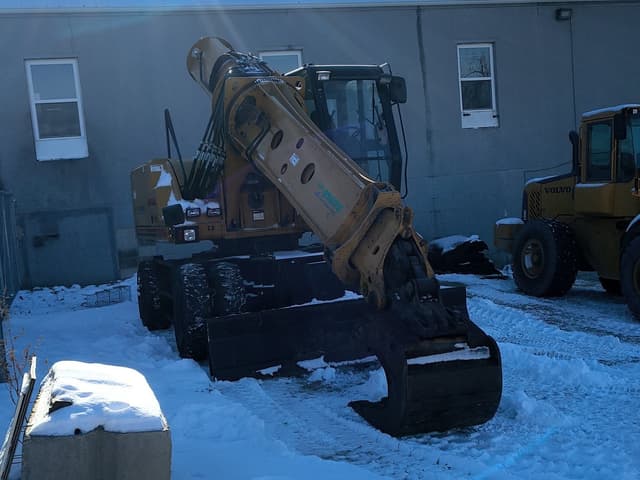 Image of Gradall XL4300 equipment image 1