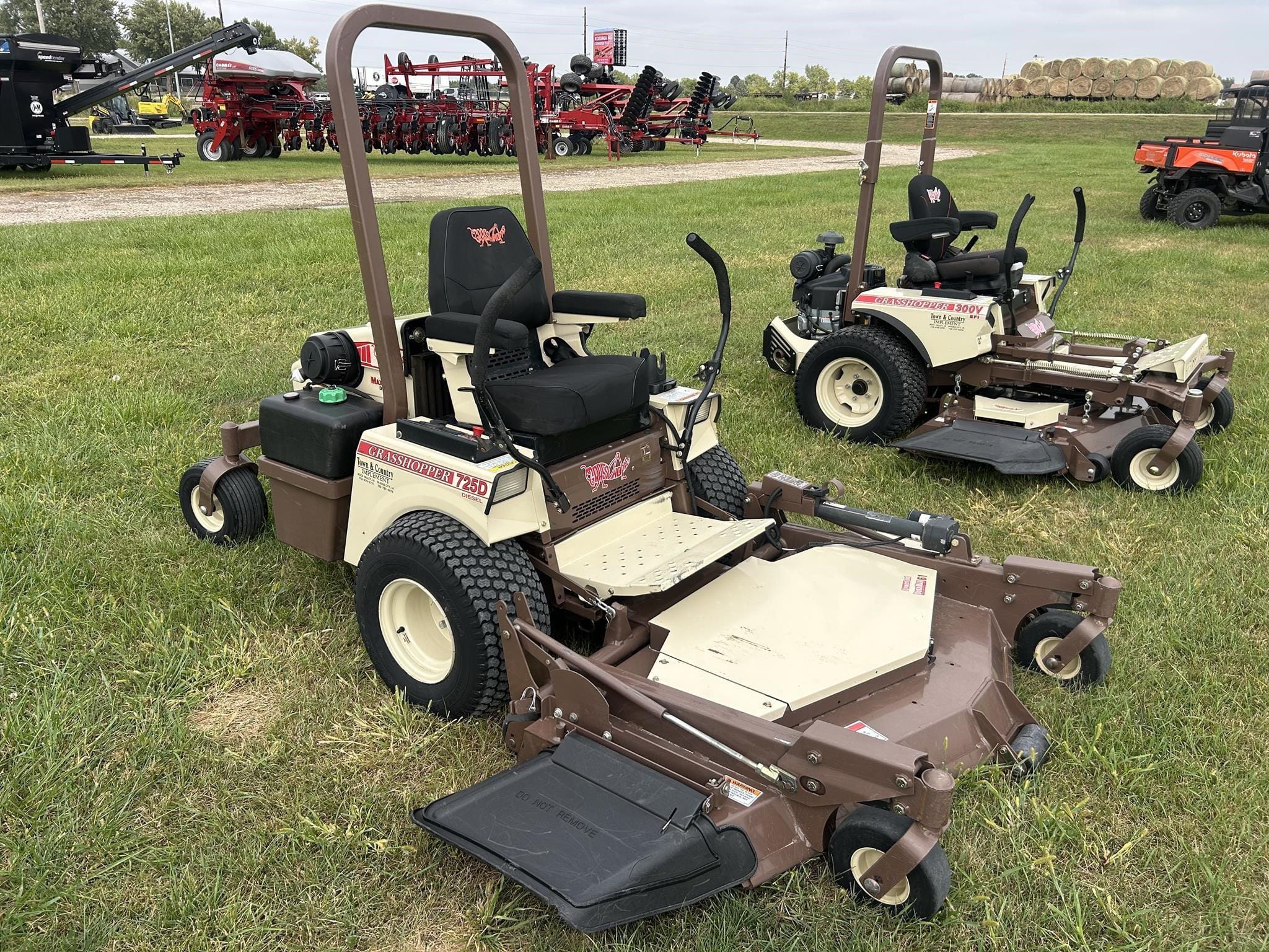 2013 Grasshopper 725DT6 Equipment Image0