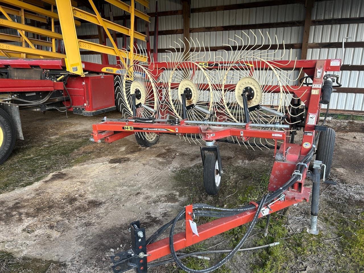 2013 H&S Hay Machine II Equipment Image0