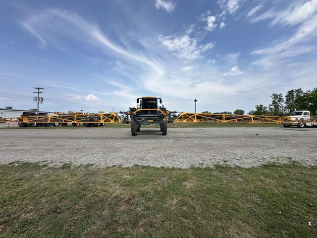 Image of Hagie STS12 equipment image 2