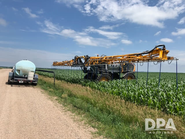 Image of Hagie STS12 equipment image 4
