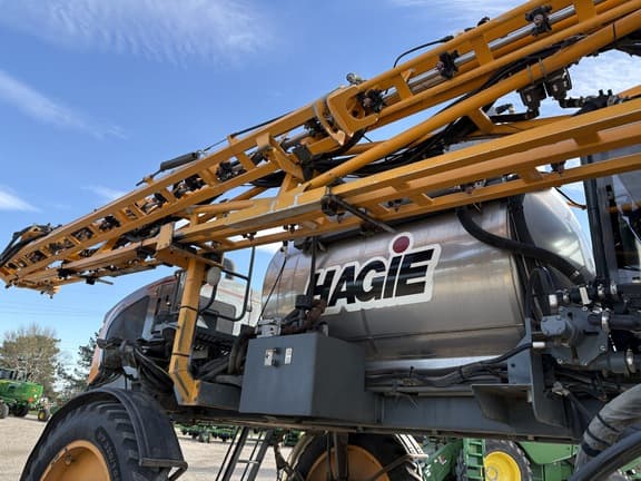 Image of Hagie STS14 equipment image 4