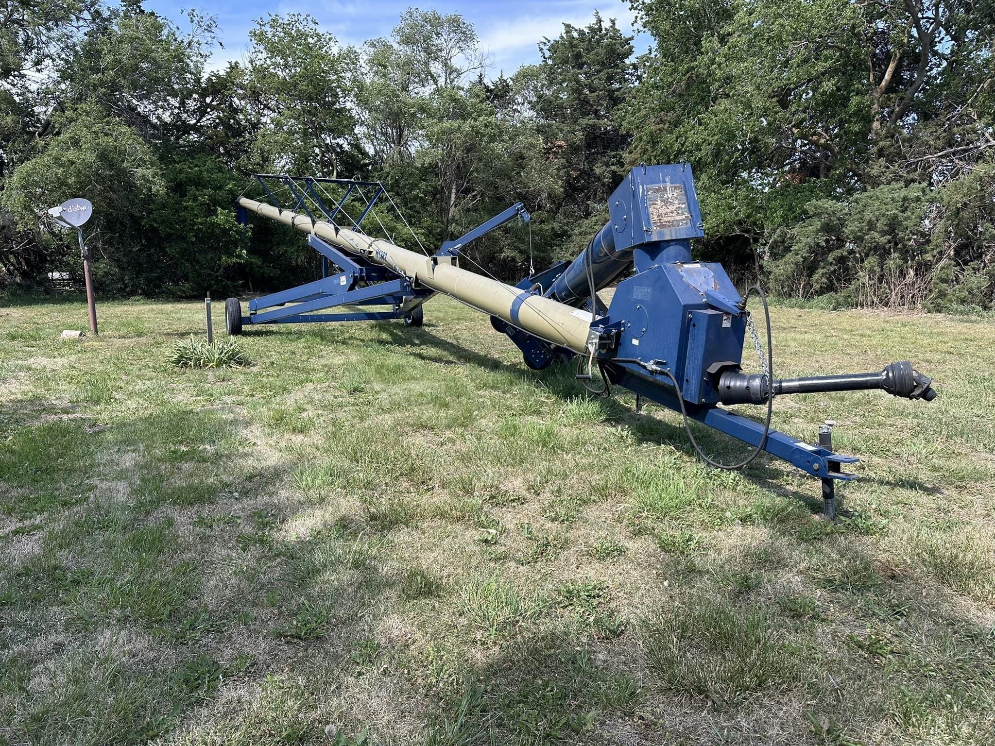 2013 Harvest International H1382 Equipment Image0