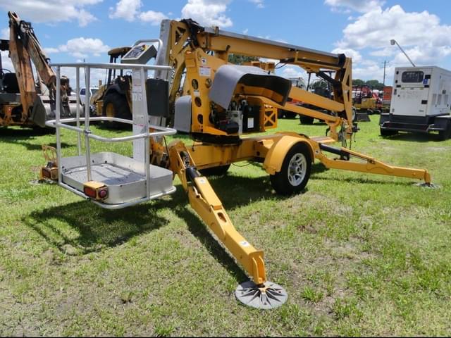 Image of Haulotte 4527A equipment image 3