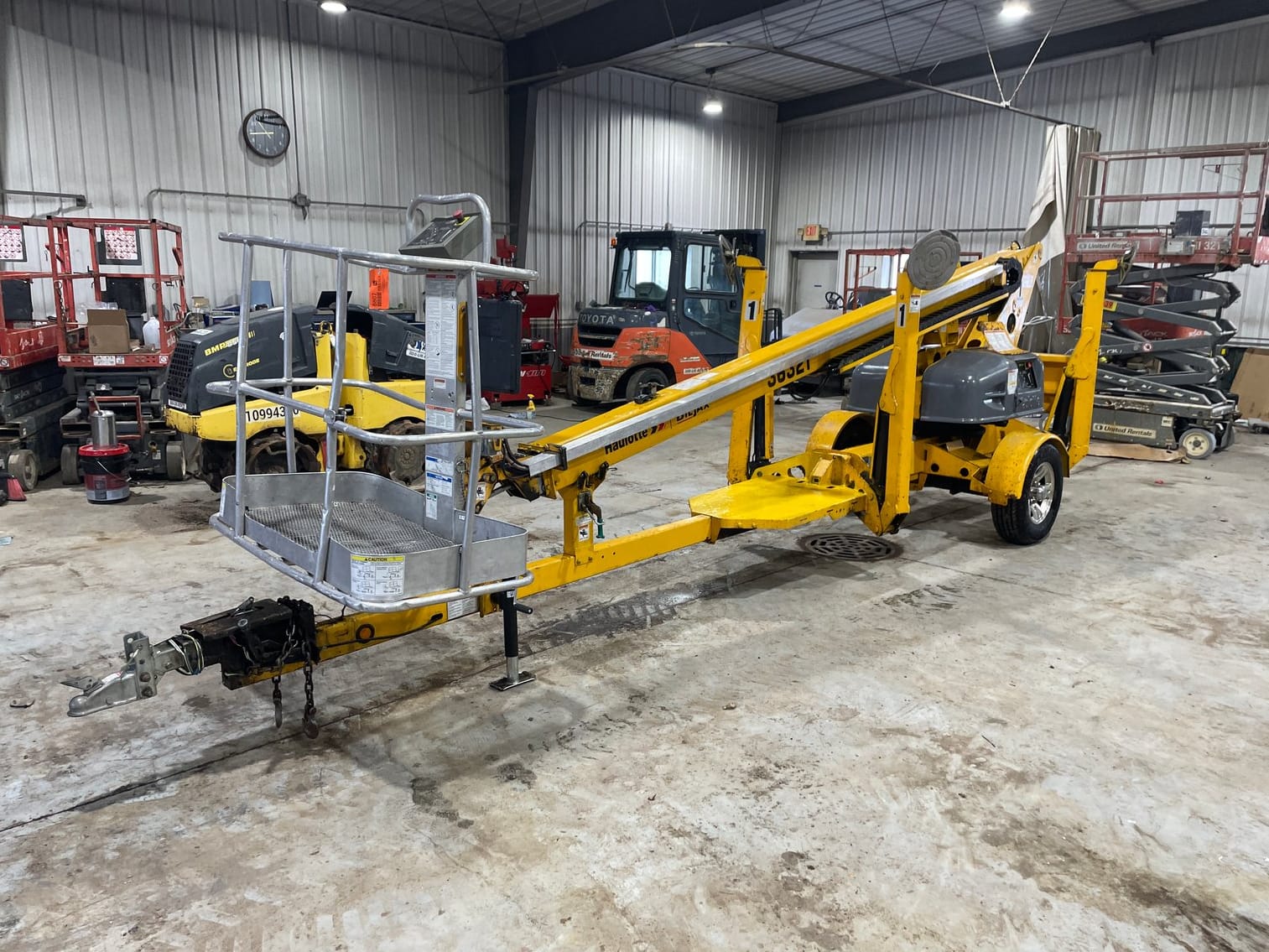 2013 Haulotte 3632T Equipment Image0