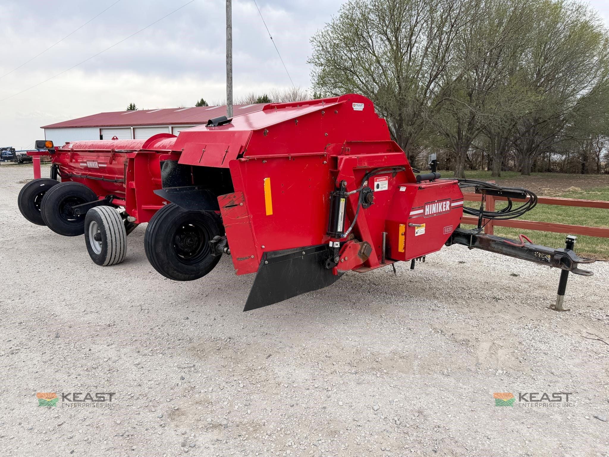 2013 Hiniker 5620 Equipment Image0