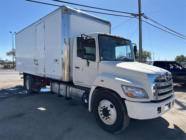 Image of Hino 338 equipment image 2