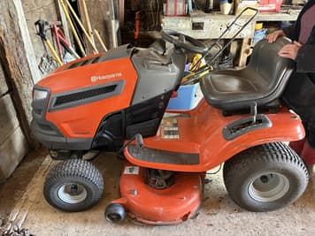 Main image Husqvarna YTH23V42