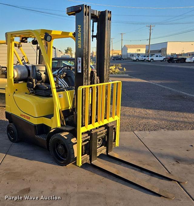 Image of Hyster S50FT equipment image 2