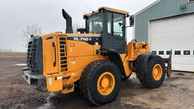Image of Hyundai HL740-9 equipment image 4