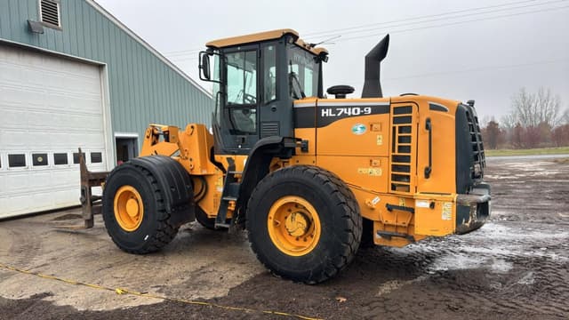Image of Hyundai HL740-9 equipment image 2