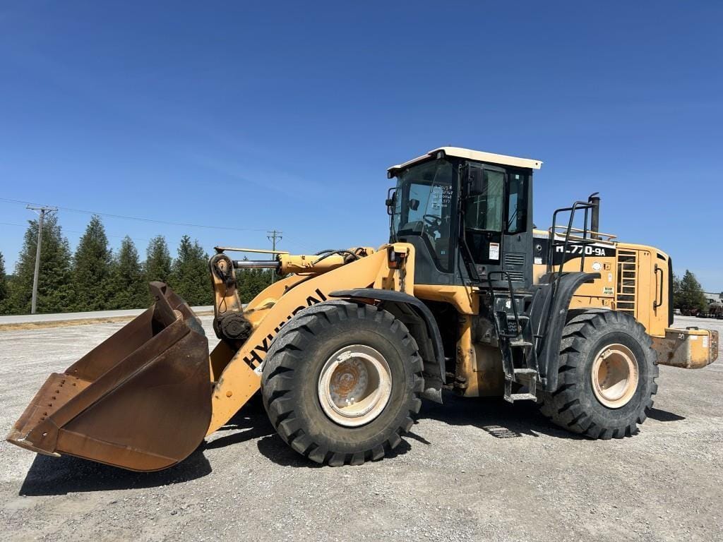 2013 Hyundai HL770-9A Equipment Image0