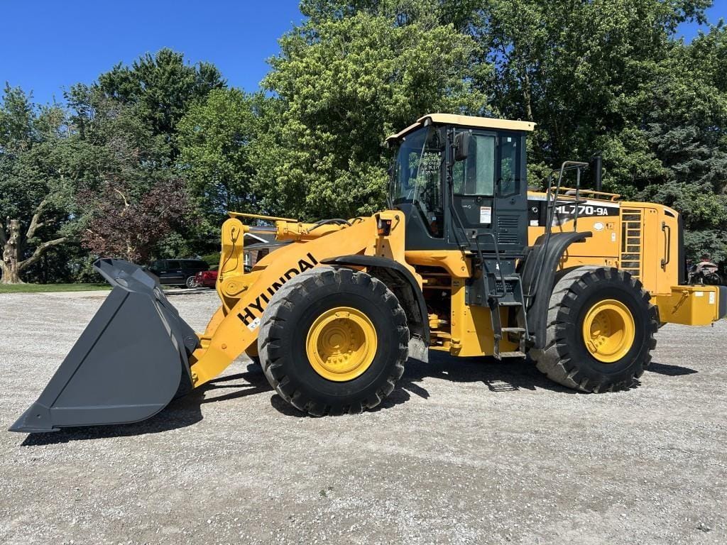 2013 Hyundai HL770-9 Equipment Image0