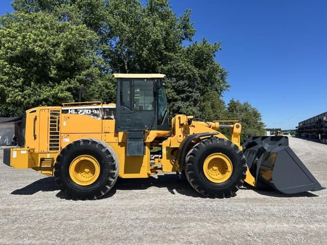 Image of Hyundai HL770-9 equipment image 3