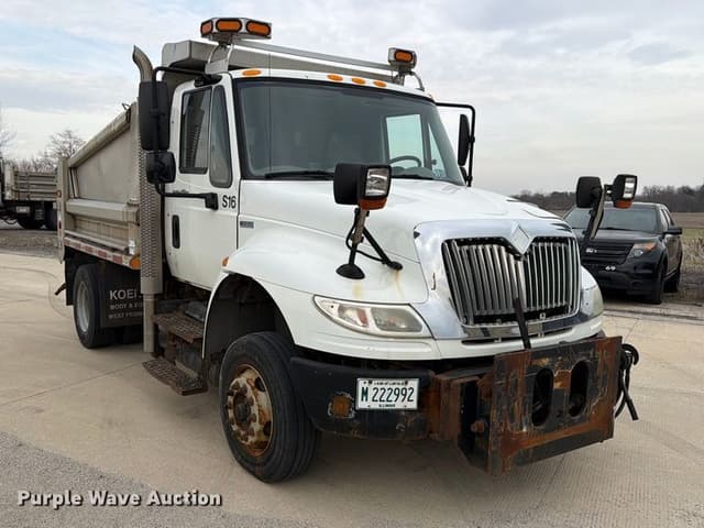 Image of International 4300 SBA equipment image 4