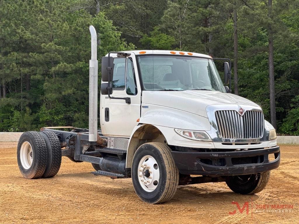 2013 International Durastar 4300 Equipment Image0