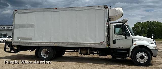 Image of International 4300 equipment image 3
