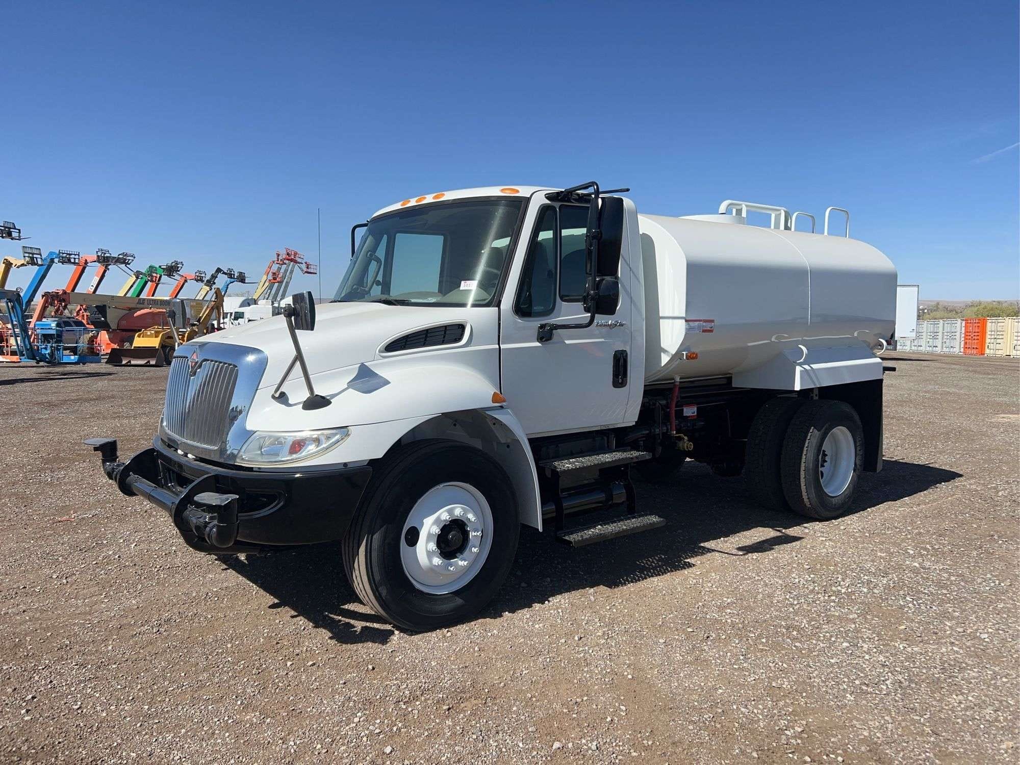 2013 International 4300 Equipment Image0