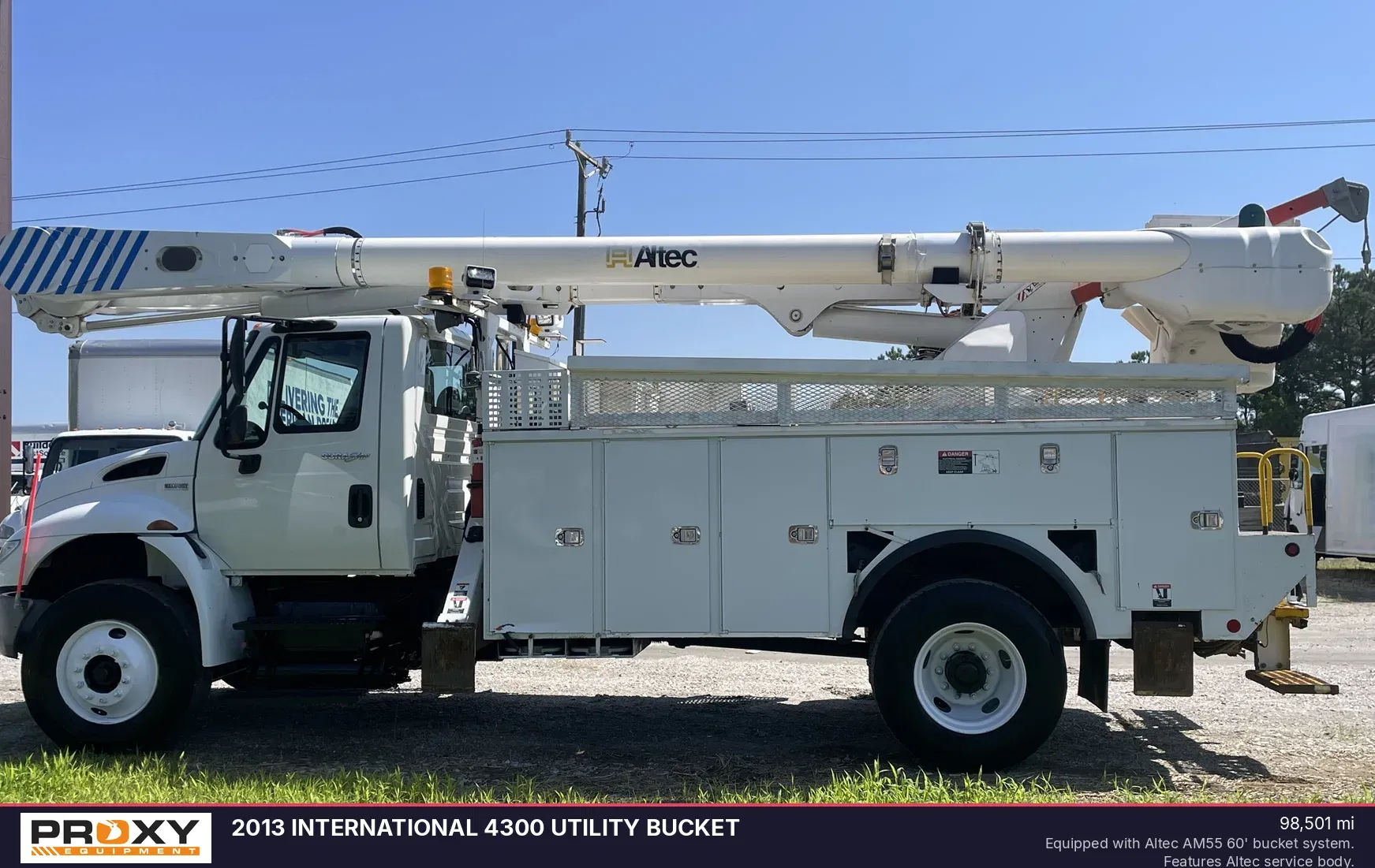 2013 International 4300 Equipment Image0