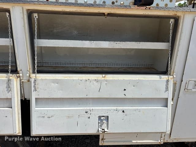 Image of International 4400 equipment image 3