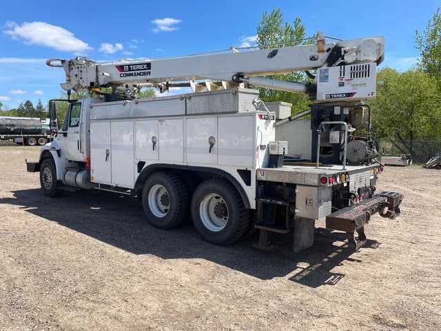 Image of International 4400 equipment image 2