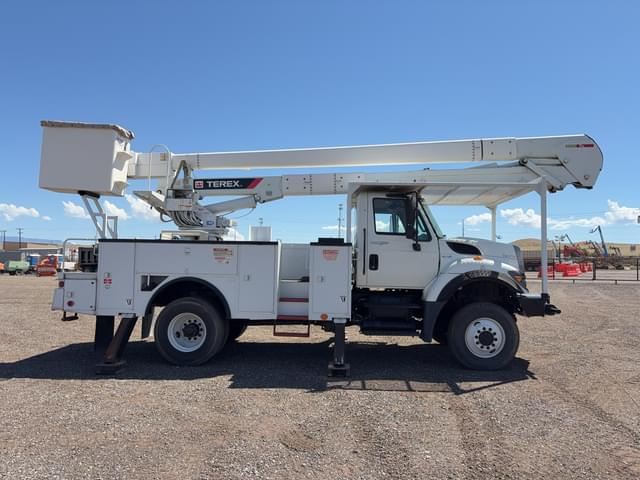 Image of International 7300 equipment image 3