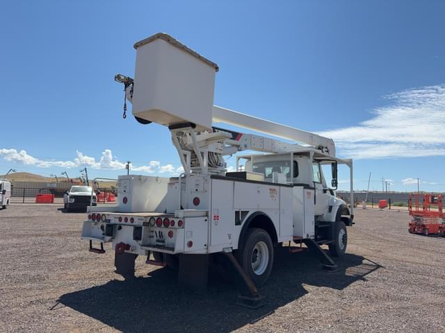 Image of International 7300 equipment image 4