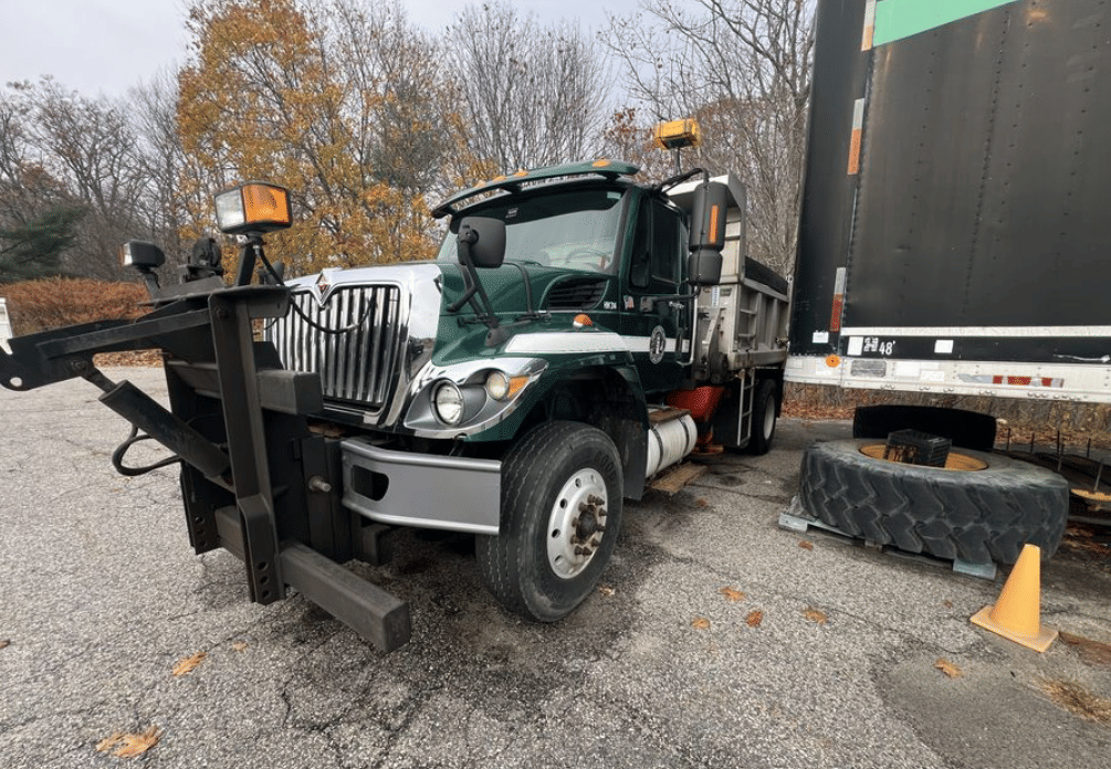 Image of International 7400 Primary image