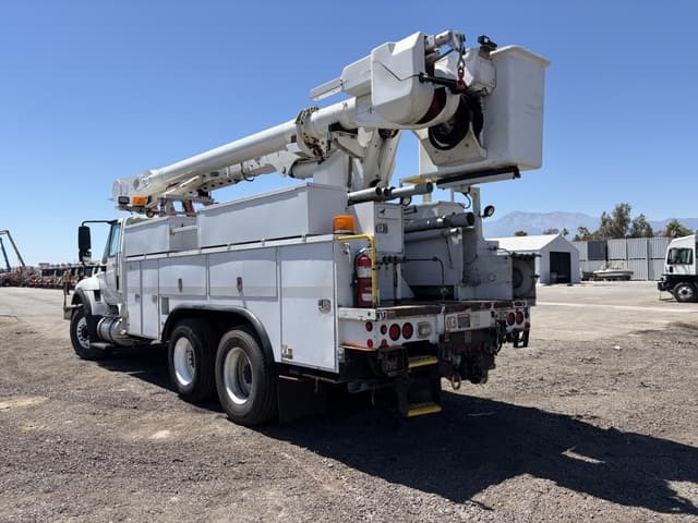 Image of International 7400 equipment image 3