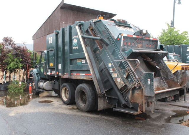 Image of International 7400 equipment image 1