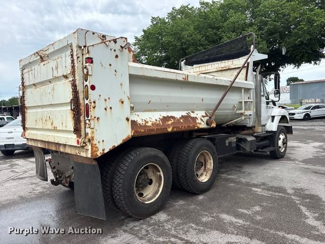 Image of International 7400 equipment image 4