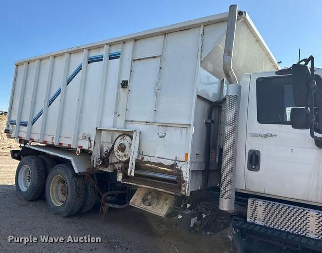 Image of International 7400 equipment image 4
