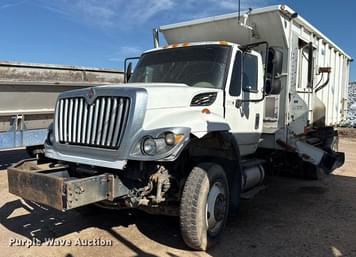 Main image International 7400