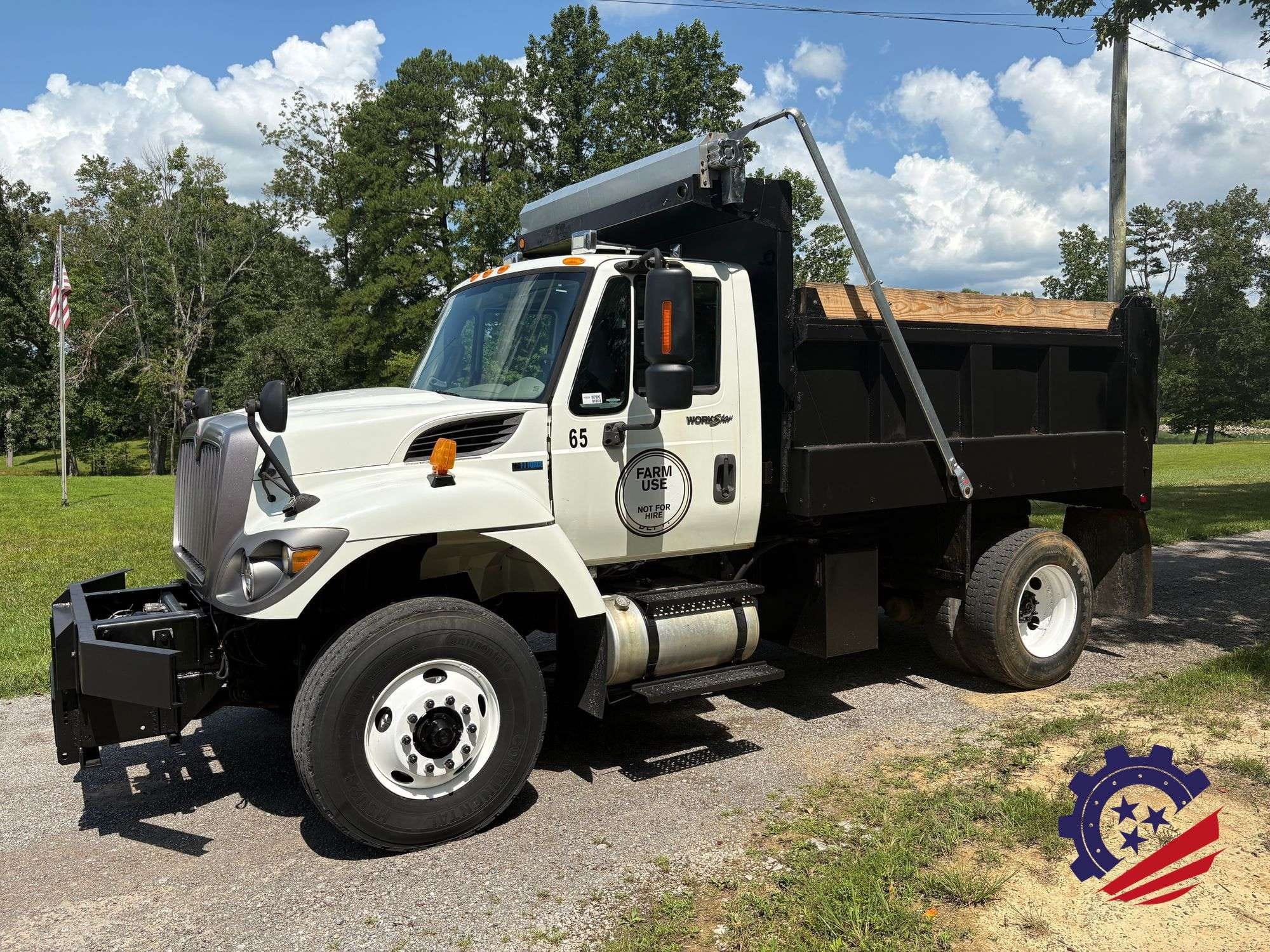 2013 International 7400 Equipment Image0