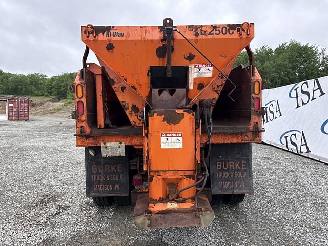 Image of International 7400 equipment image 3