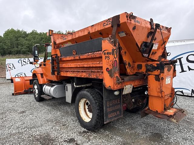Image of International 7400 equipment image 2