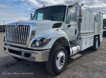 Main image International 7400