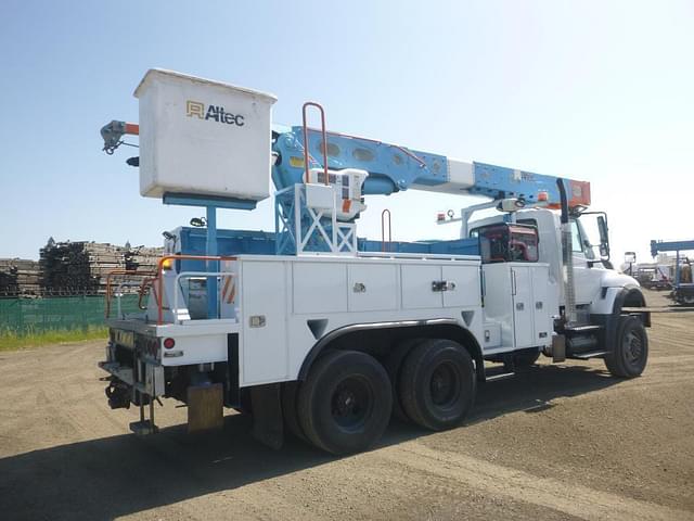 Image of International 7500 equipment image 2