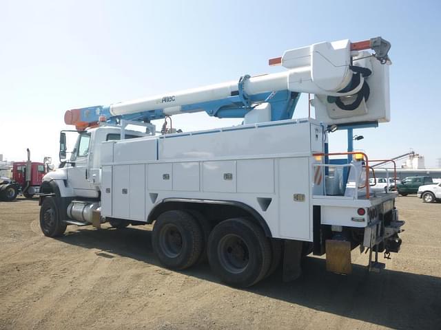 Image of International 7500 equipment image 3