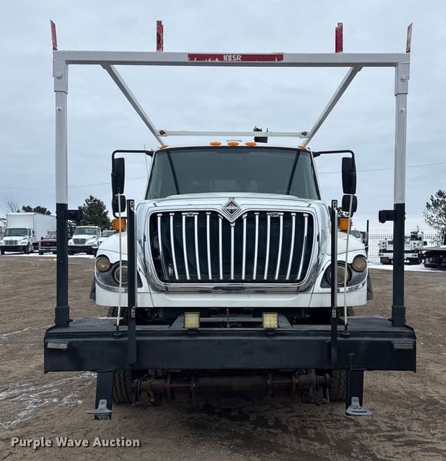 Image of International 7600 equipment image 1