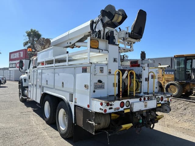 Image of International 7600 equipment image 3