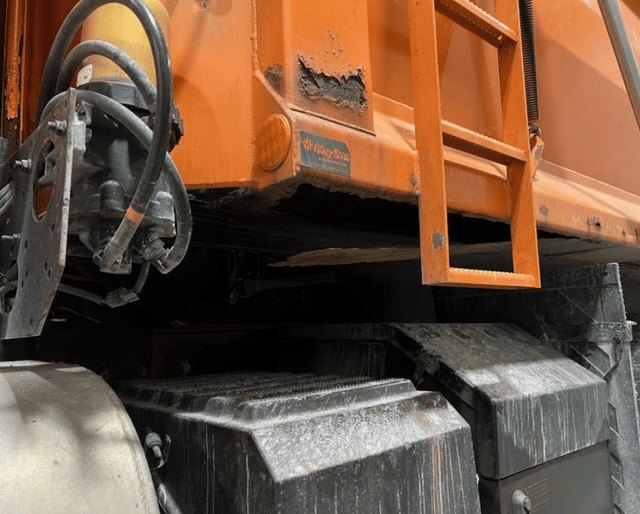 Image of International 7600 SFA equipment image 2