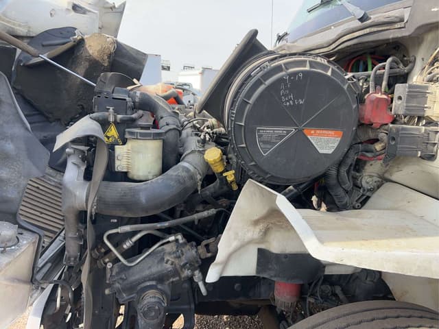 Image of International 8600 equipment image 4