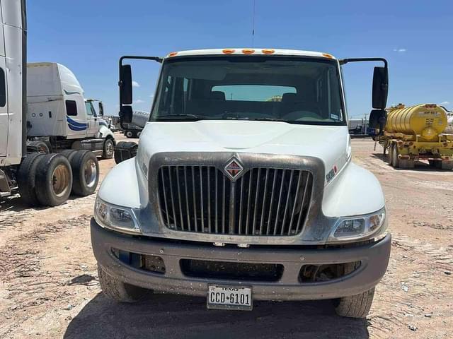 Image of International Durastar 4300 equipment image 1